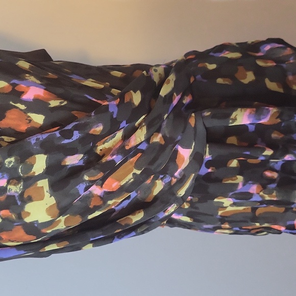 CAbi 3077 Flaunt Faux Painterly Wrap Top Sleeveless Black Draping Medium - Picture 3 of 6